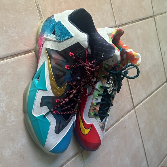 What The Lebron 11 (XI) - size 14 - multi color - Picture 4 of 8